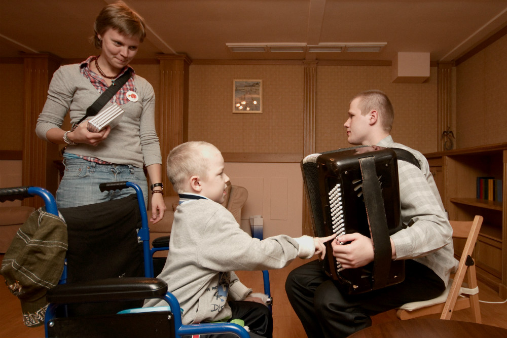 Kids are acquainted with musical instruments